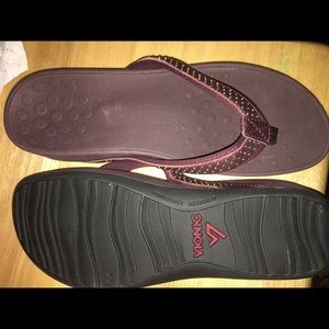 Vionic maroon wedge flip flops. Barely worn